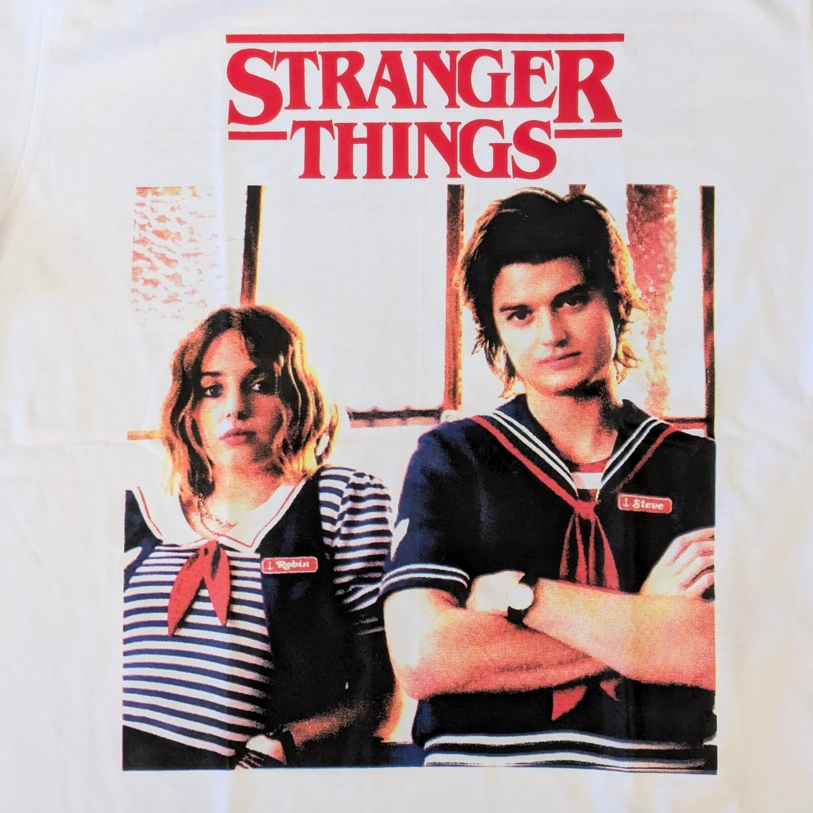 【 Stranger Things / ストレンジャーシングス  】スティーブ&ロビン / Tシャツ / スターコート・モール / スクープス・アホイ（Scoops Ahoy）〚アメリカン雑貨 アメトイ〛