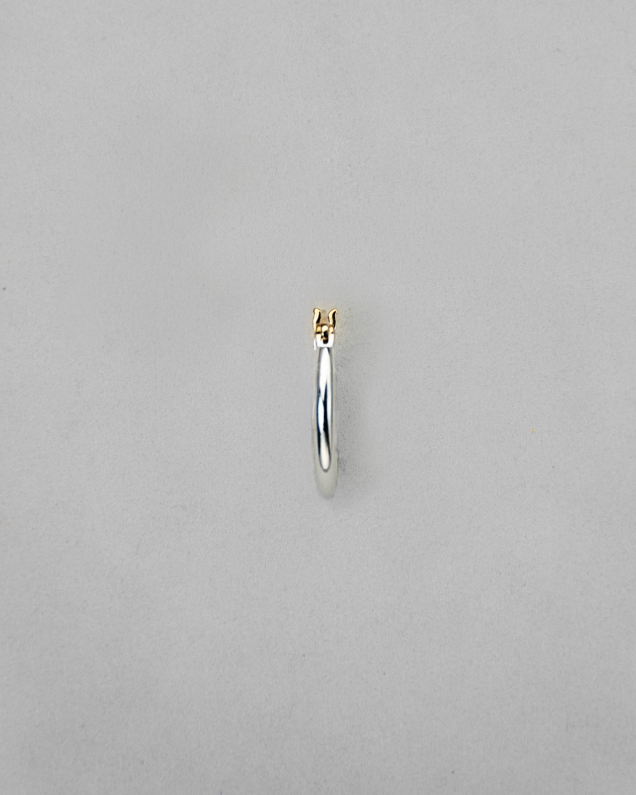 ミディアムフープピアス Ⅰ.〔ツヤ〕（片耳）