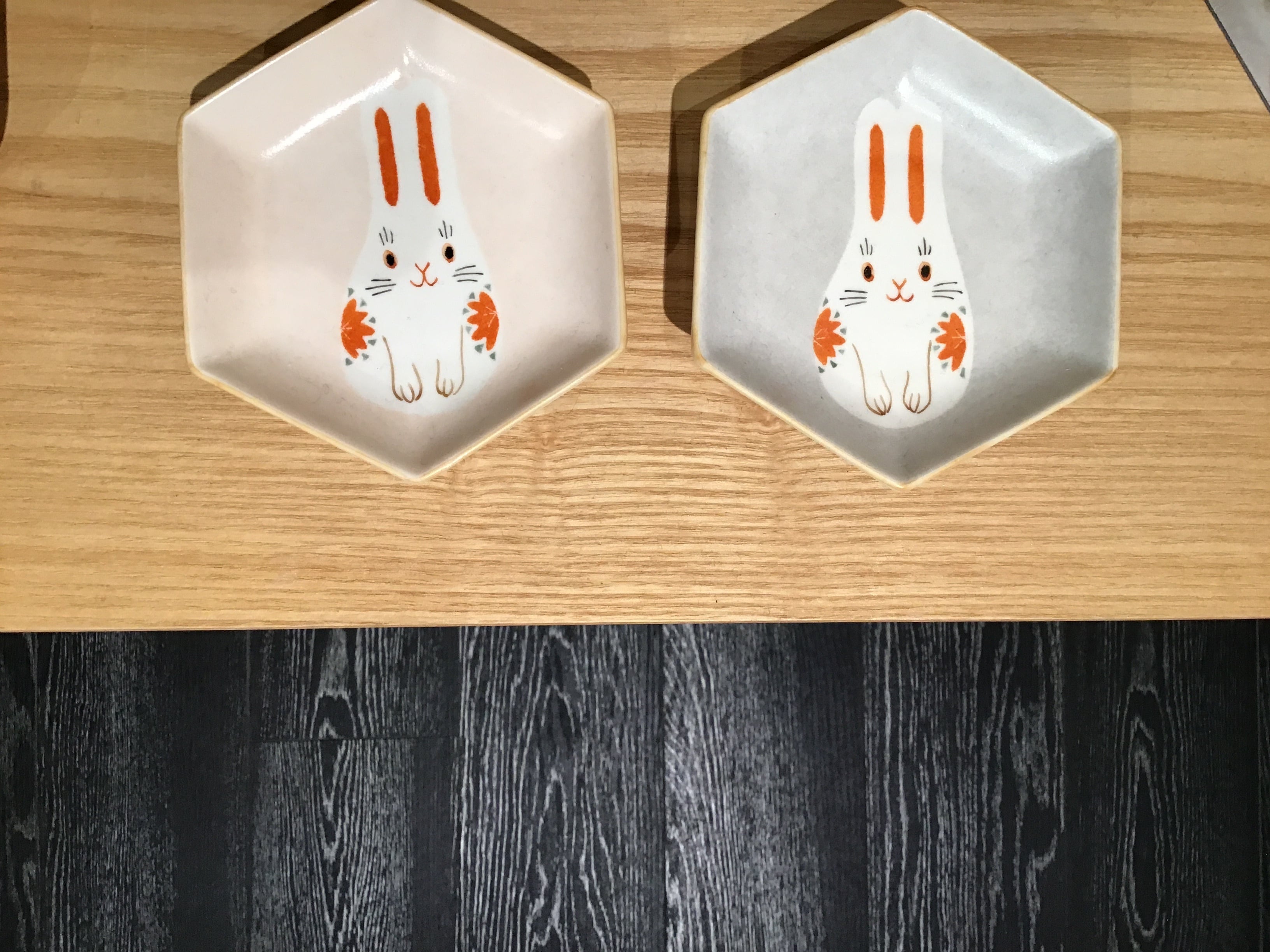 花札柄のお皿 4寸 牡丹に蝶 | 御細工所 produced by 目細八郎兵衛商店