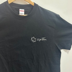"standing on tipToe."Tシャツ(黒)