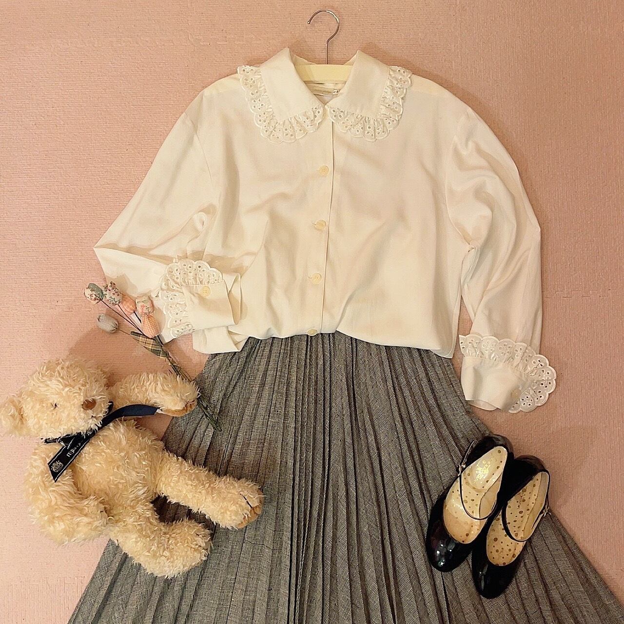 big frill cuffs white blouse