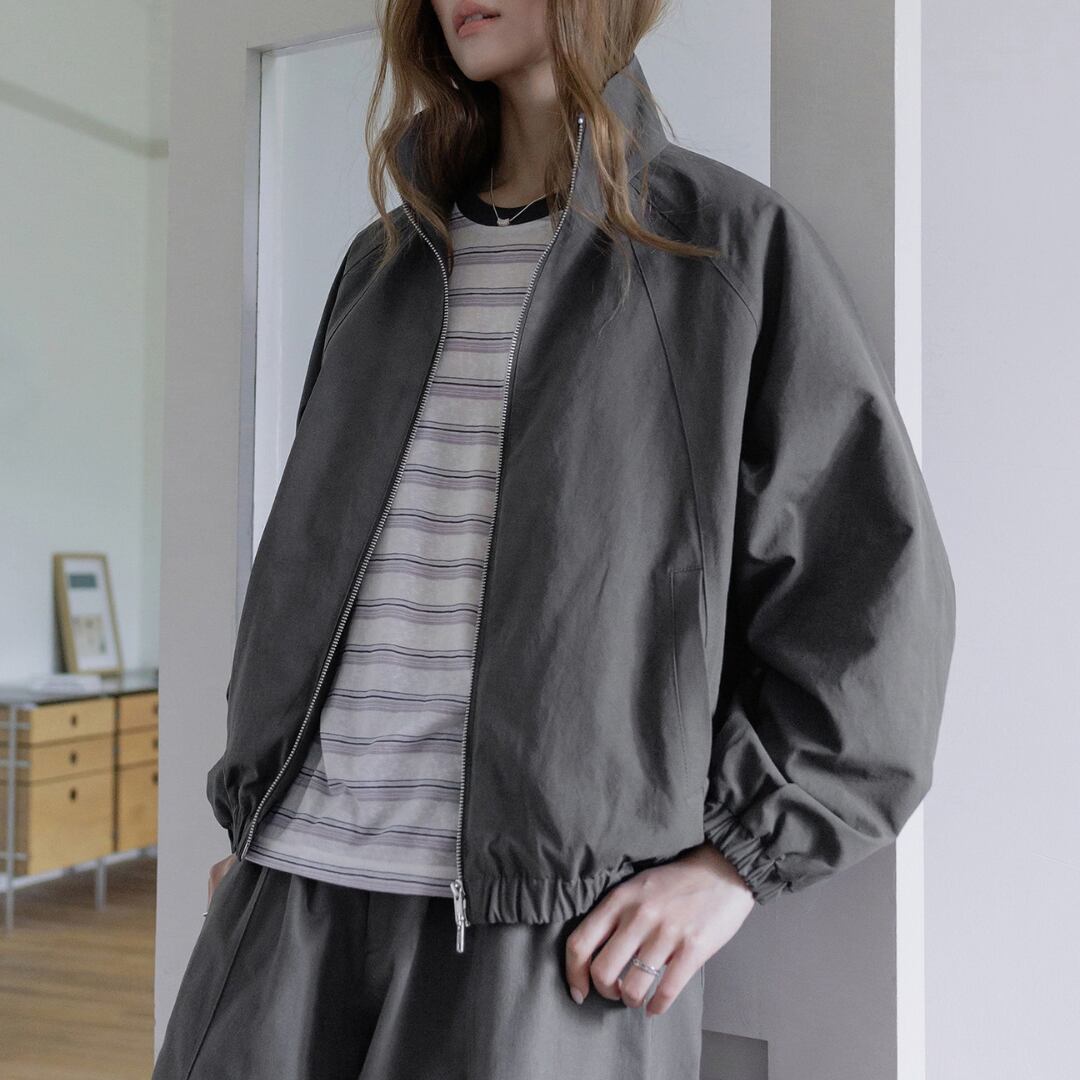 wide zip blouson