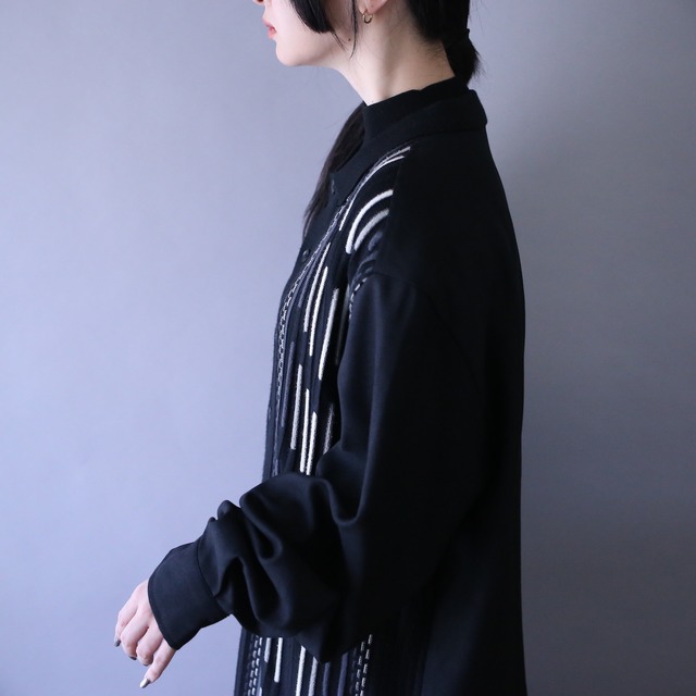 switching 3D knit design over silhouette shirt jacket