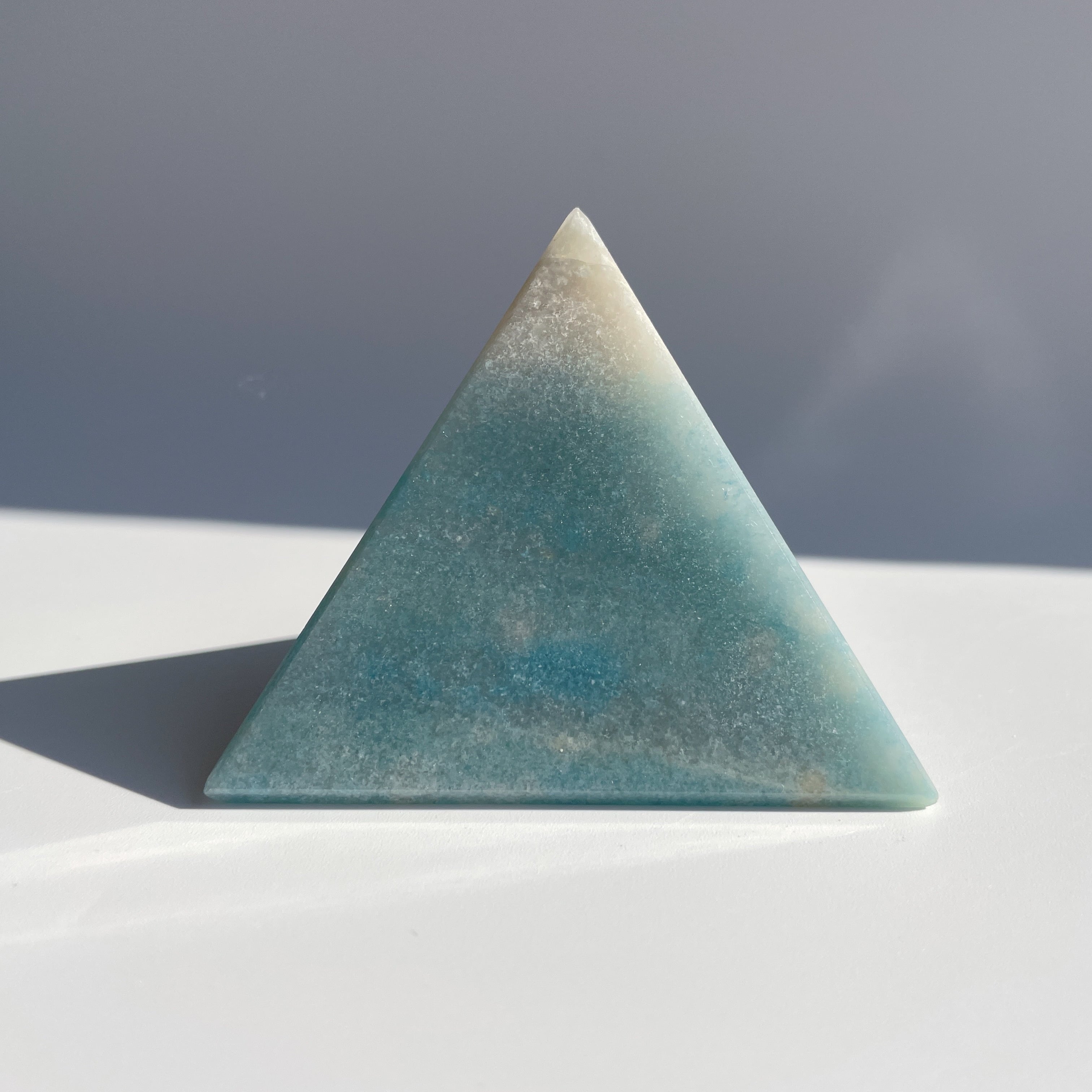 高品質　トロレアイト　BIG ピラミッド　天然石 高品質 トロレアイト BIG ピラミッド 天然石 希少石 トロレ