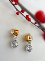 ホワイトスノービジューイヤリング