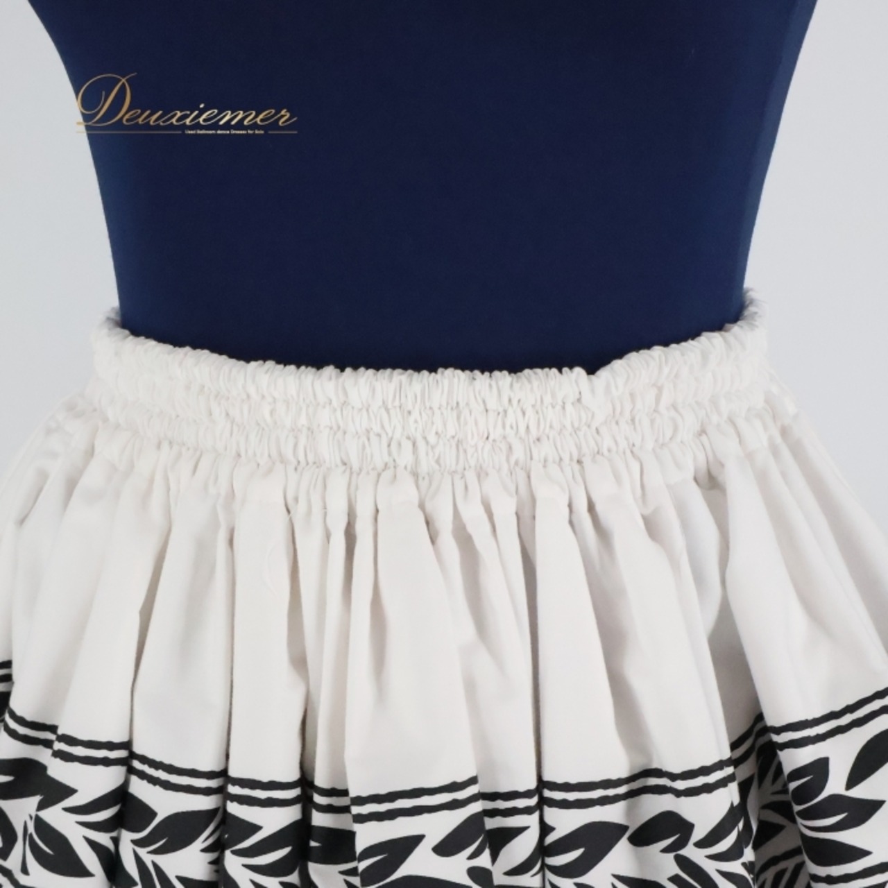 フラダンス 衣装 パウスカート ホワイト系 アロハスタンダード 日本製 ハワイアンプリント アロハ シングル モノトーン 植物柄 レッスン 練習 かわいい 大人っぽい 上品 ALOHA STANDARDS ブラック系 白 黒 フラダンス衣装 おしゃれ ハワイアンファッション 軽量 エレガント