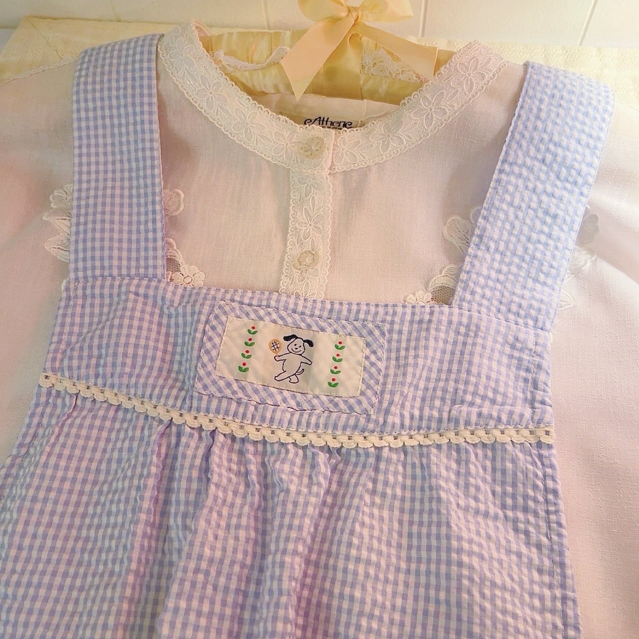dog wappen gingham seersucker apron