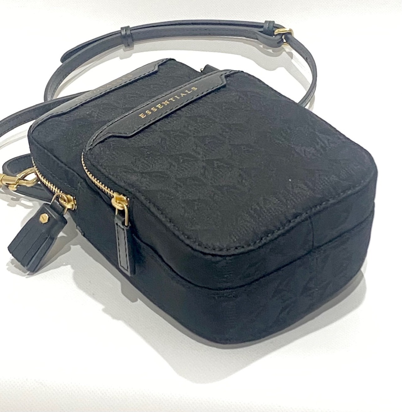 ANYA HINDMARCH アニヤハインドマーチ ショルダーバッグ AH-5050925-180559
