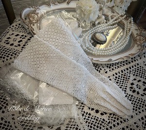 レトロ調　クロッシェレースの手編みグローブ　ミディ丈