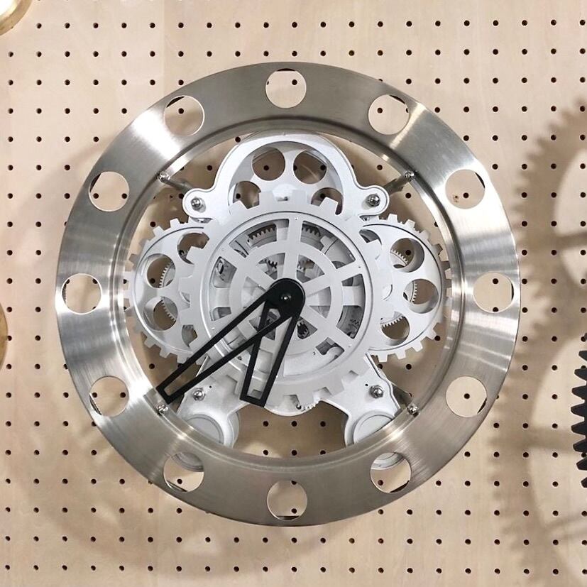 通販高評価】 Kikkerland Black Triple Gear Wall Clock：アルメリア店