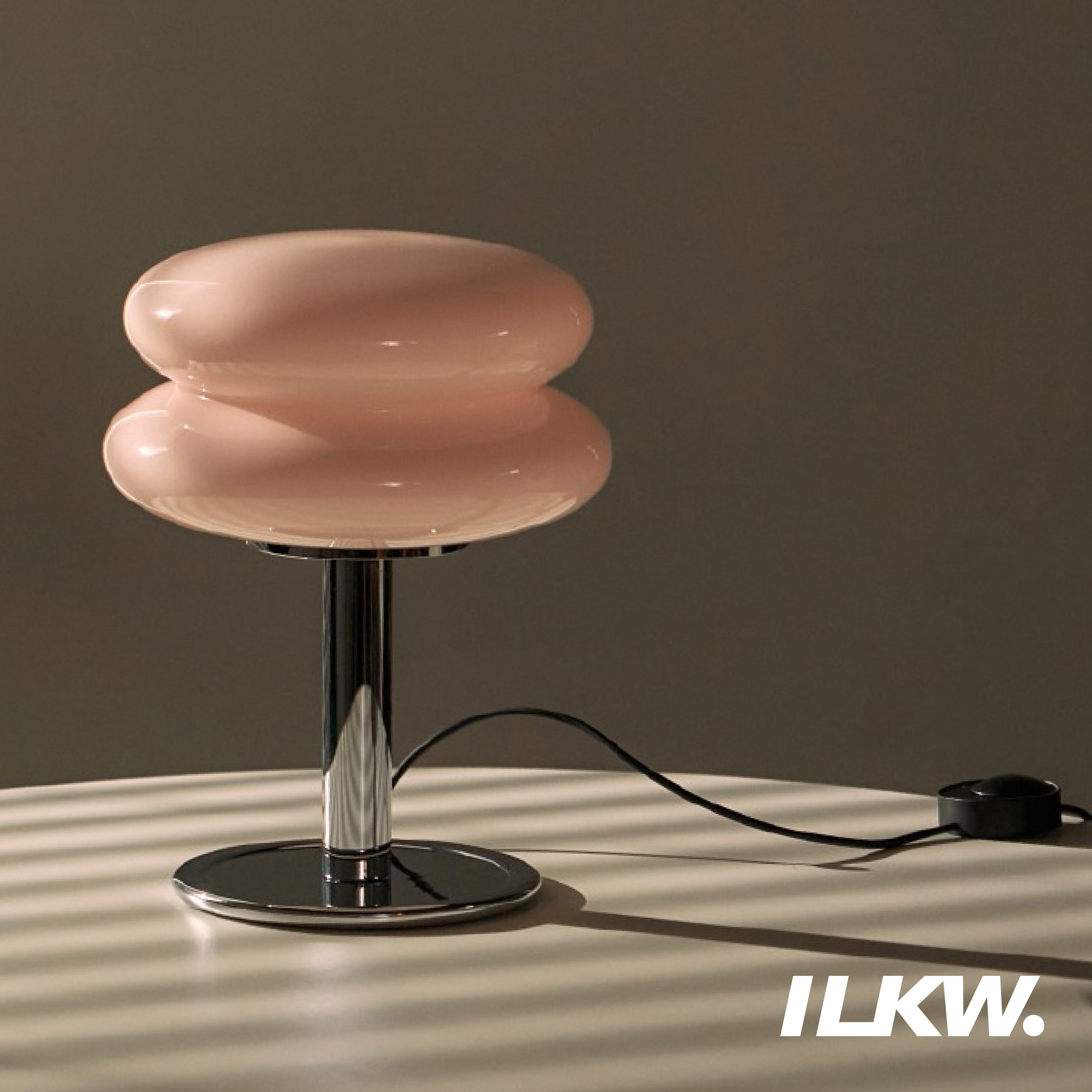 ILKW. - SNOWMAN 22 TABLE