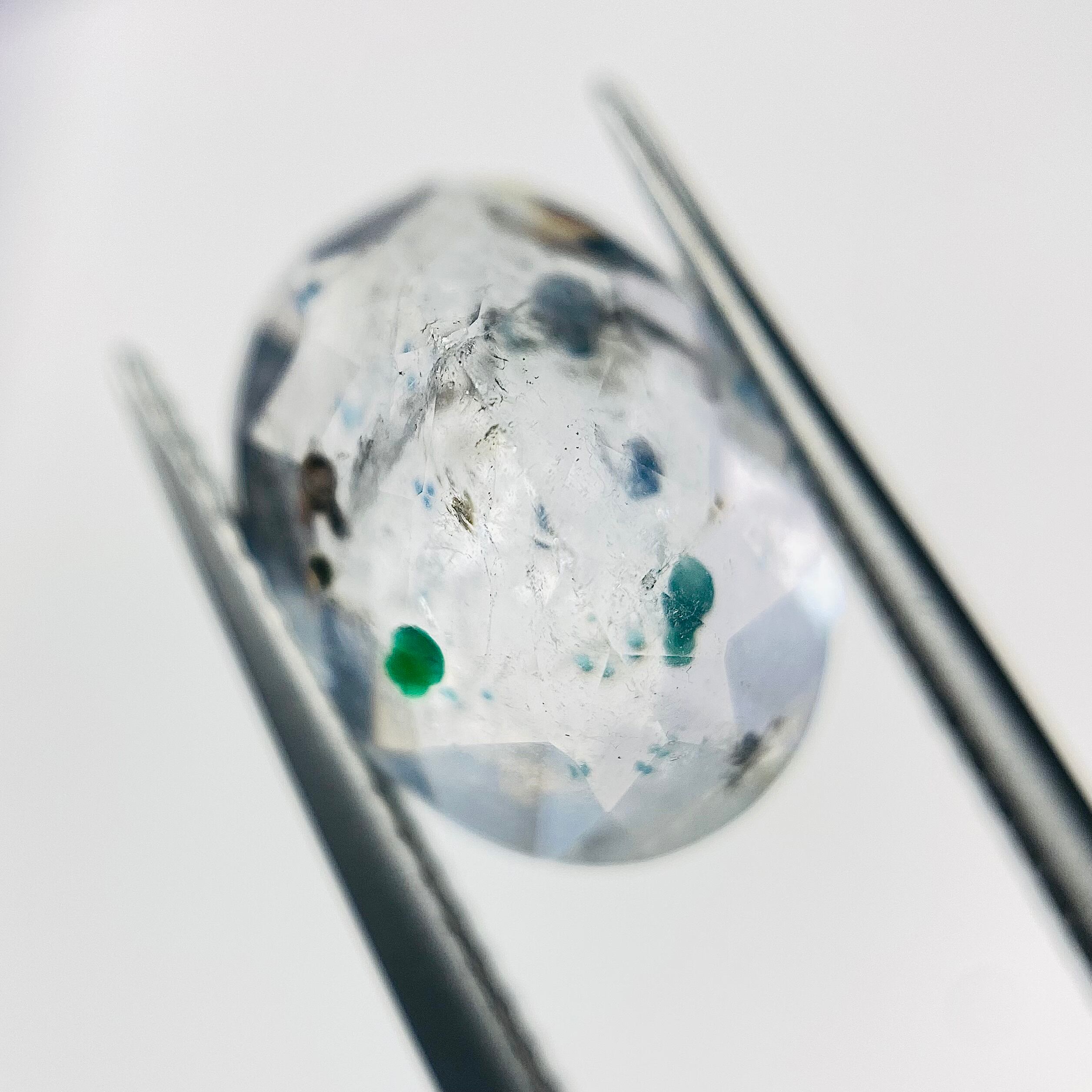 チェスカットの珍しいギラライトインクオーツ