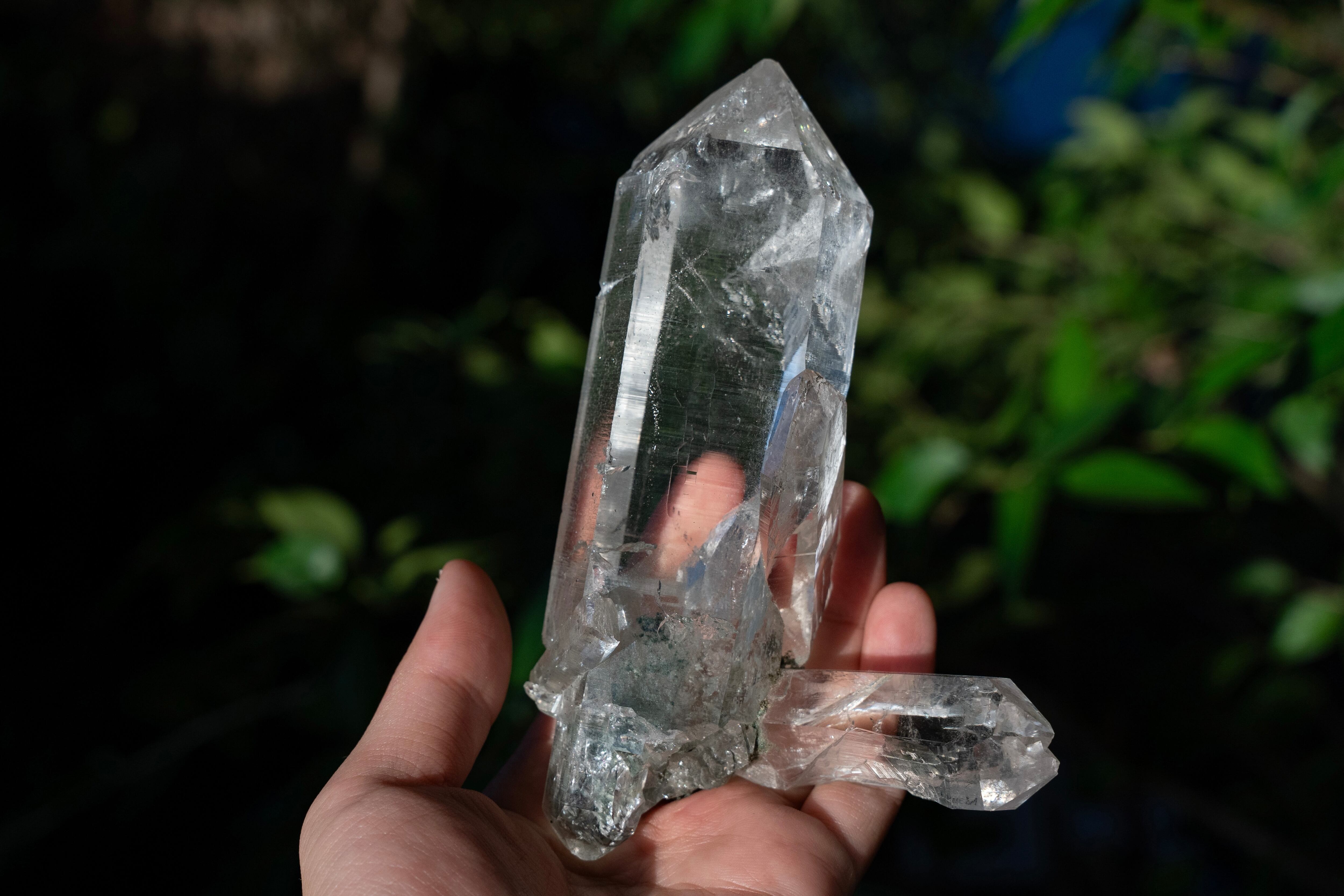 マニハール産ヒマラヤ水晶クラスター［クローライト］ | Ayodhya