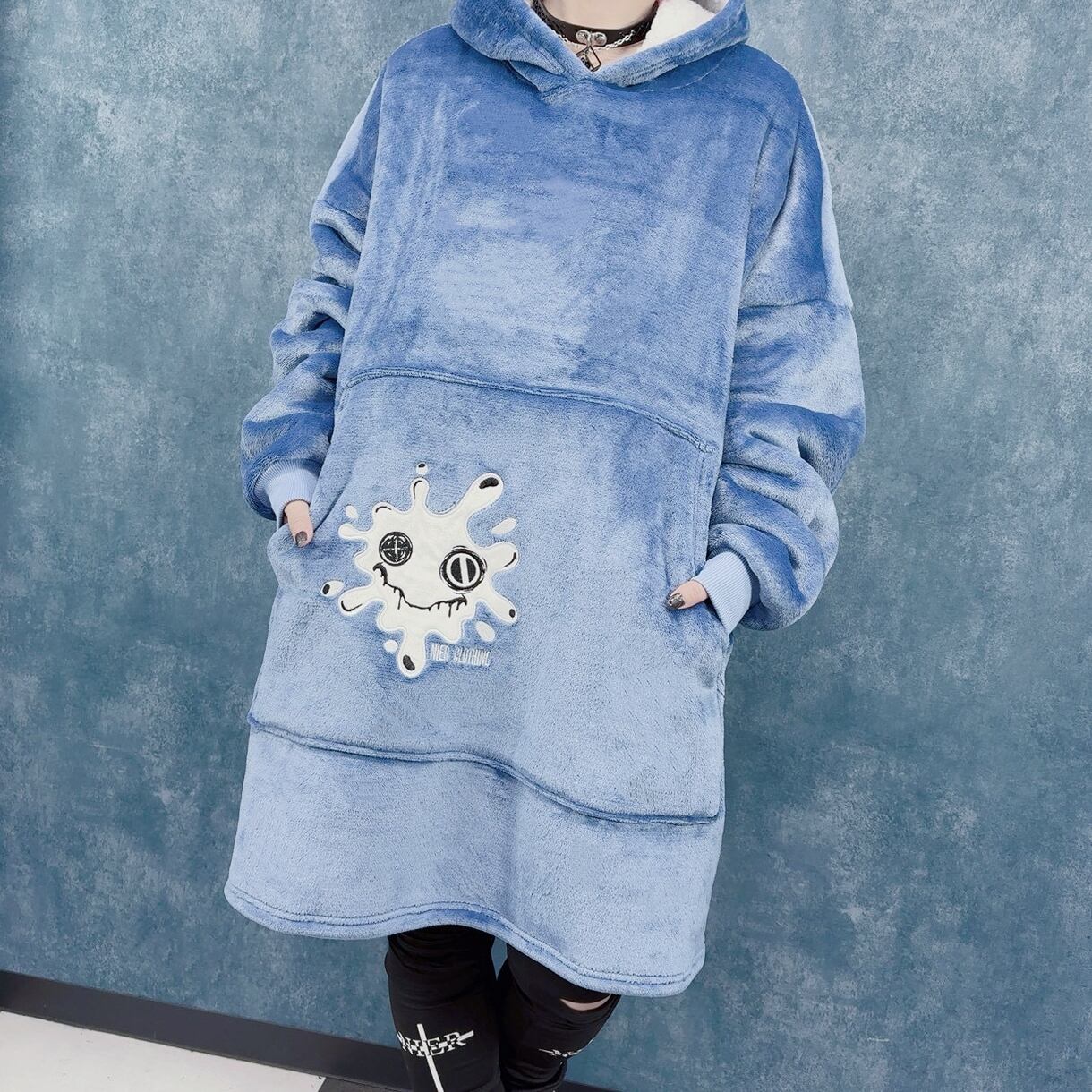 着る毛布もこもこFACE UNISEX HOODIE【BLUE】 | NIER CLOTHING