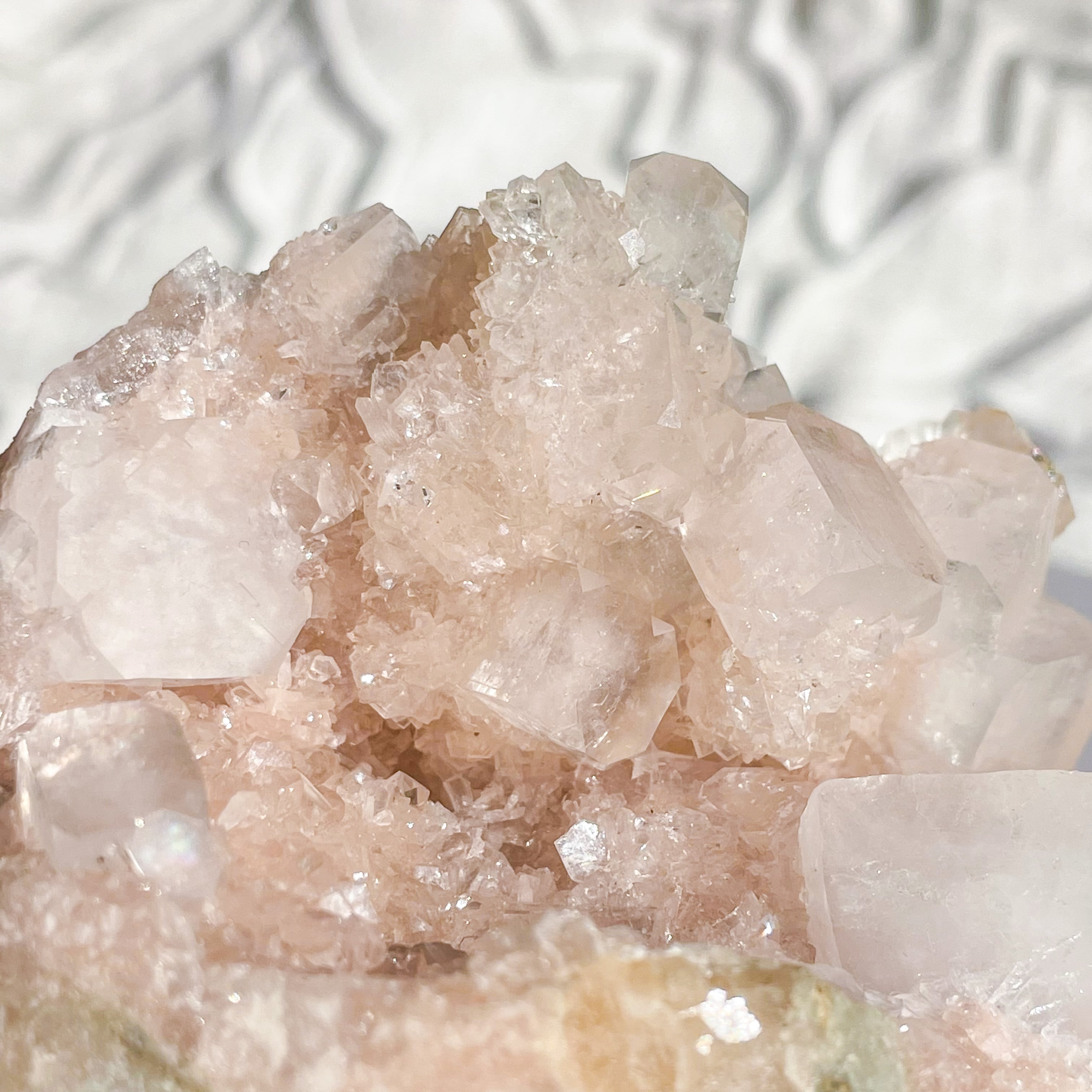 ピンクアポフィライト411ｇ Top Quality Pink Apophyllite 1 ✧ ピンクアポフィライト