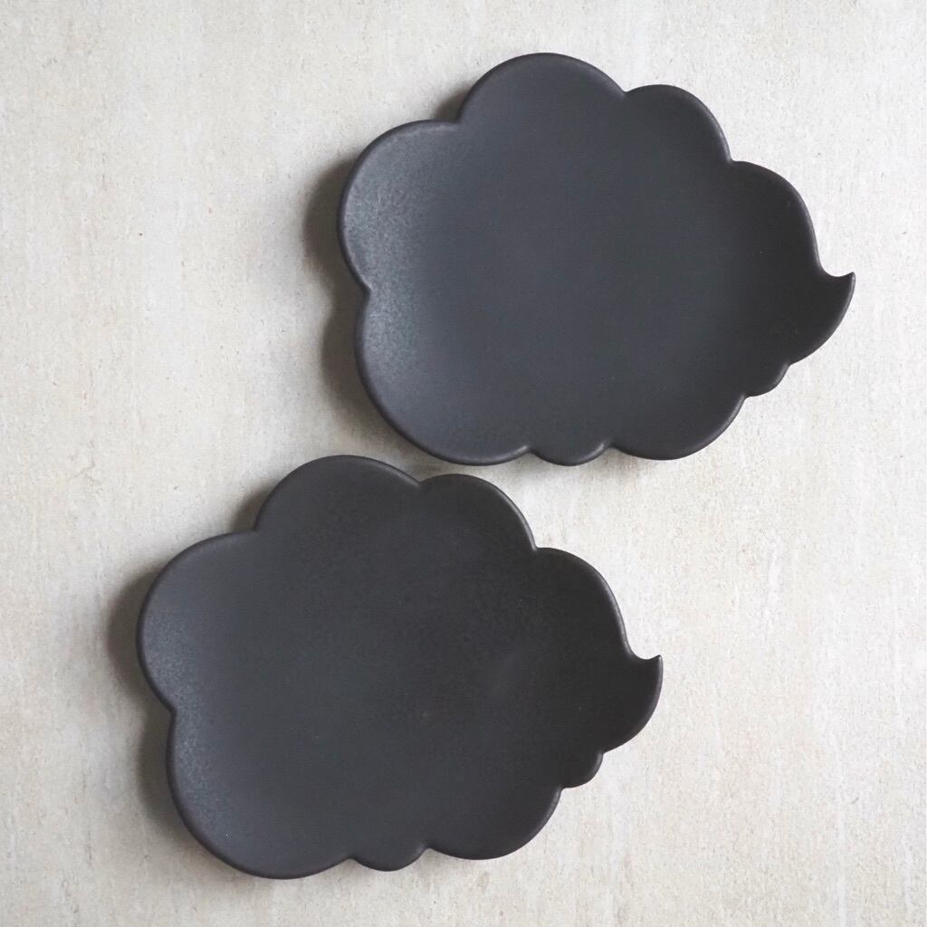 東 一仁/ウンリュウ小皿 black