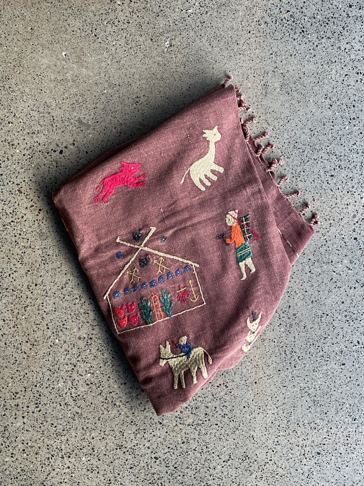 Naga tribe／Stonewashed embroidery rug（Gray） | 333 & tay