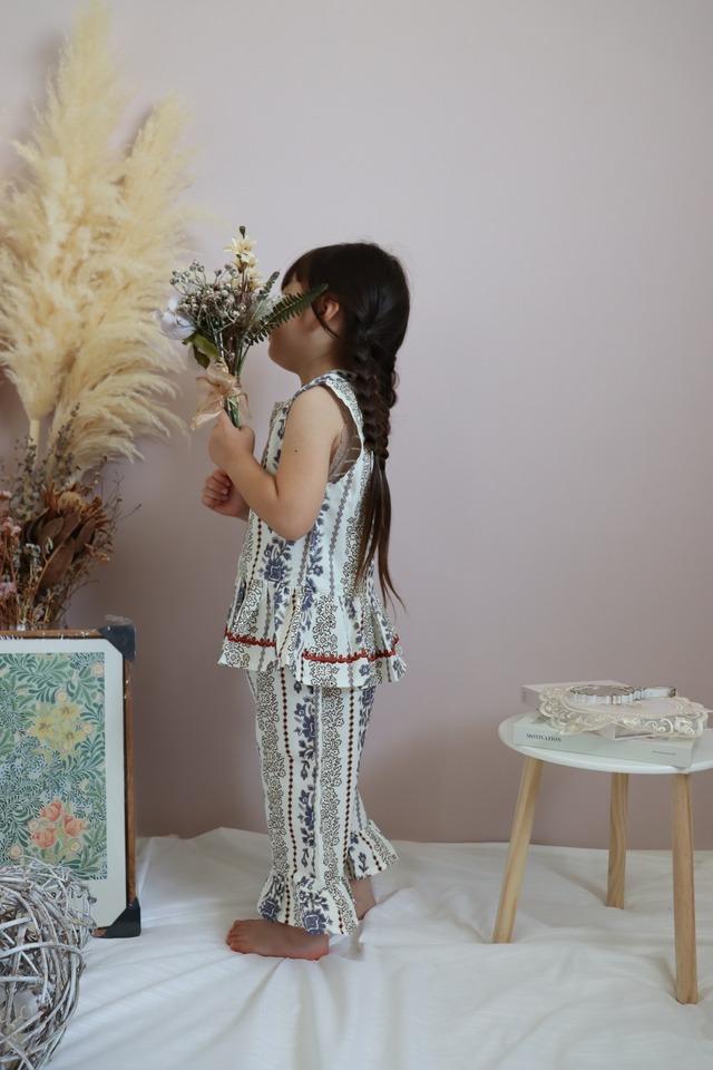 【取寄】洗練されたデザインで大人可愛すぎる!おしゃれな花柄セットアップ