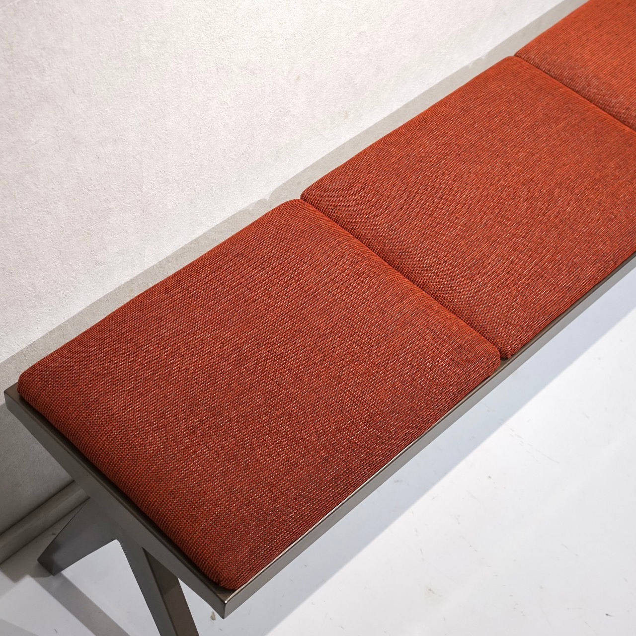 Gallotti&Radice ガロッティ＆ラディーチェ ダイニングベンチ ベンチ チェア 椅子 ファブリック メタル脚 モダン ミニマル ホテルライク