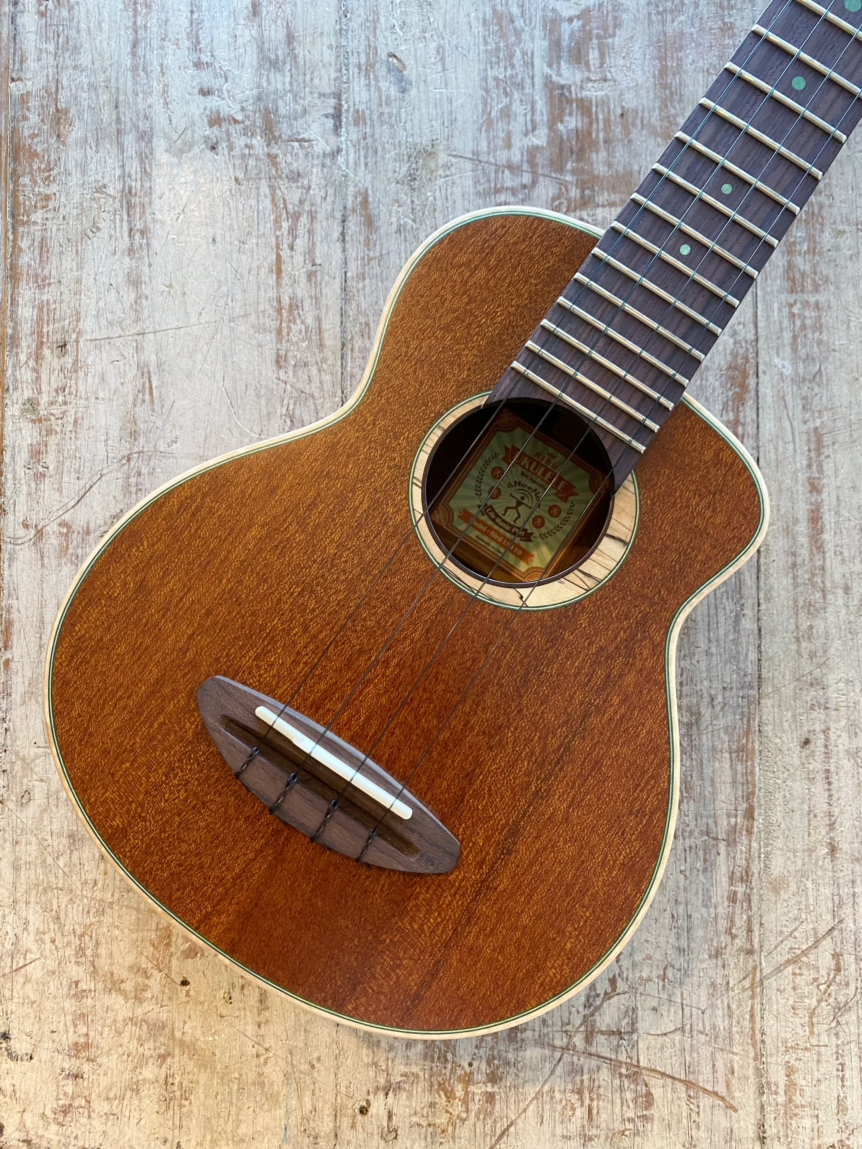 aNuenue アヌエヌエ ソプラノ aNN-US110 Green Bird サウスアメリカン