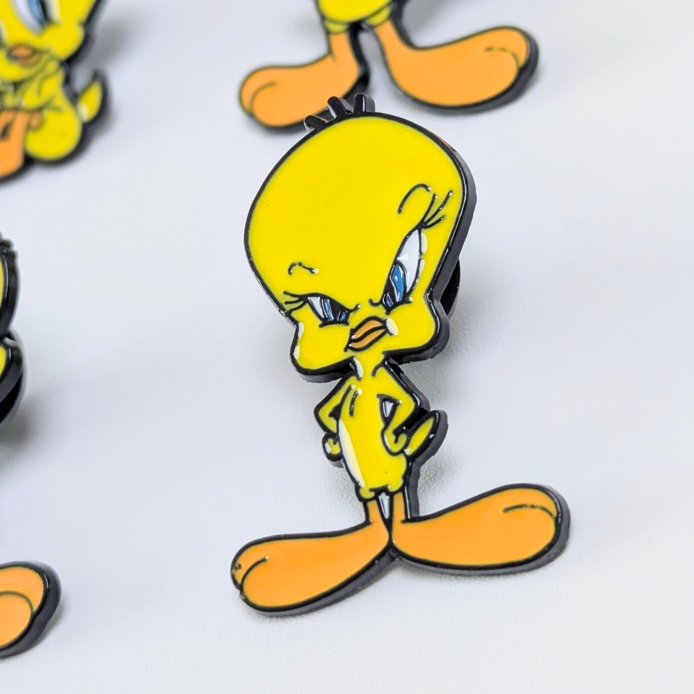 送料無料！ ☆ピンズ PINS☆ピンバッジ 【 Looney Tunes / ルーニー