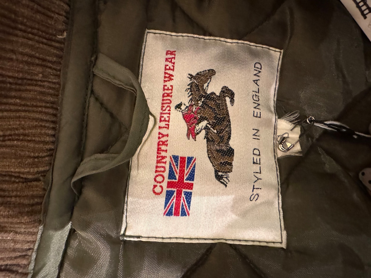 【お取り置き】1980's-90's Made in ENGLAND コーデュロイカラー キルティングジャケット / カーキ