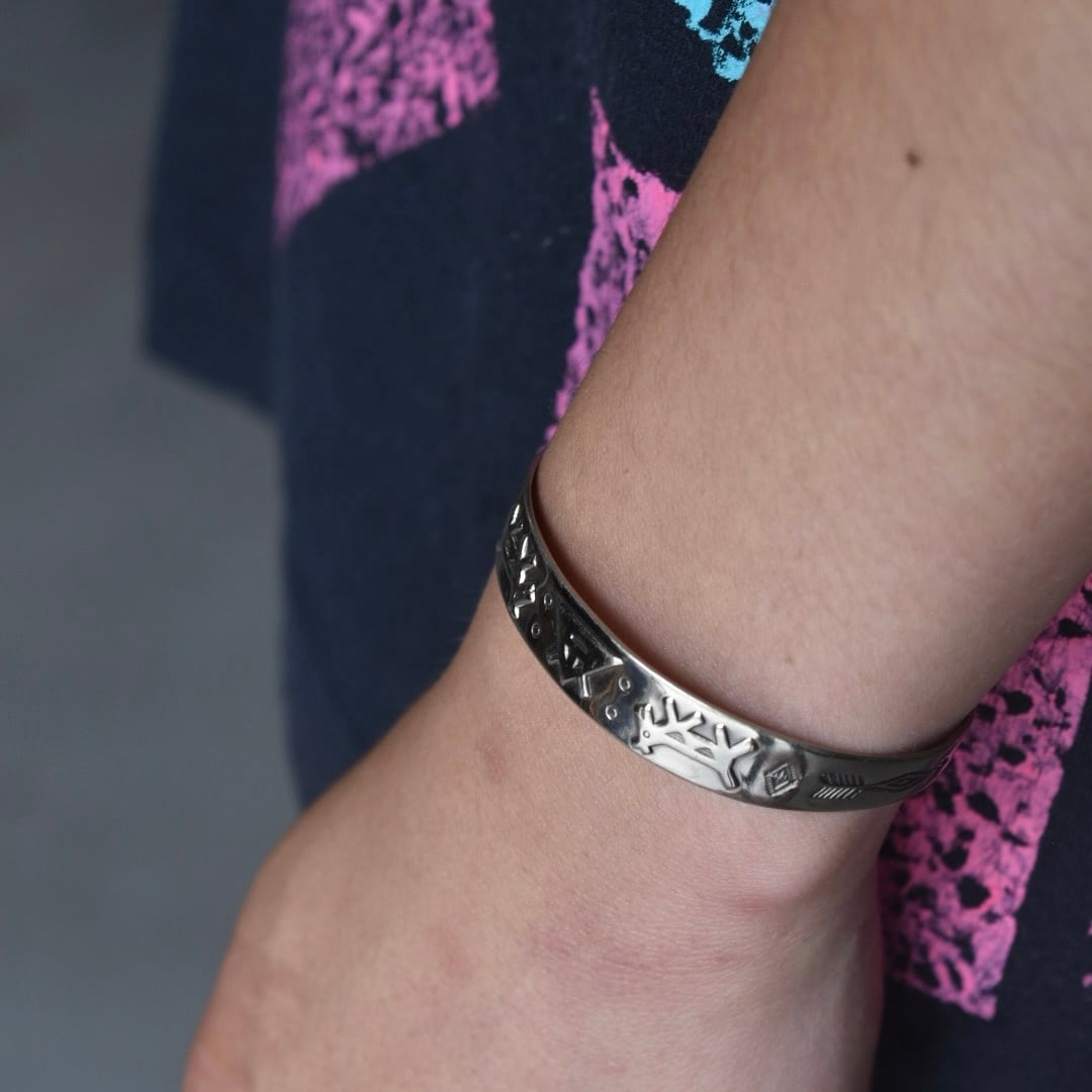 NAVAJO FRED HARVEYSTYLE BANGLE by BELLTRADING POST | BUFF STOCK YARD