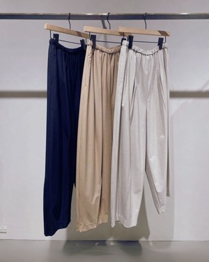 Center Pin tuck Wide Relaxed Pants