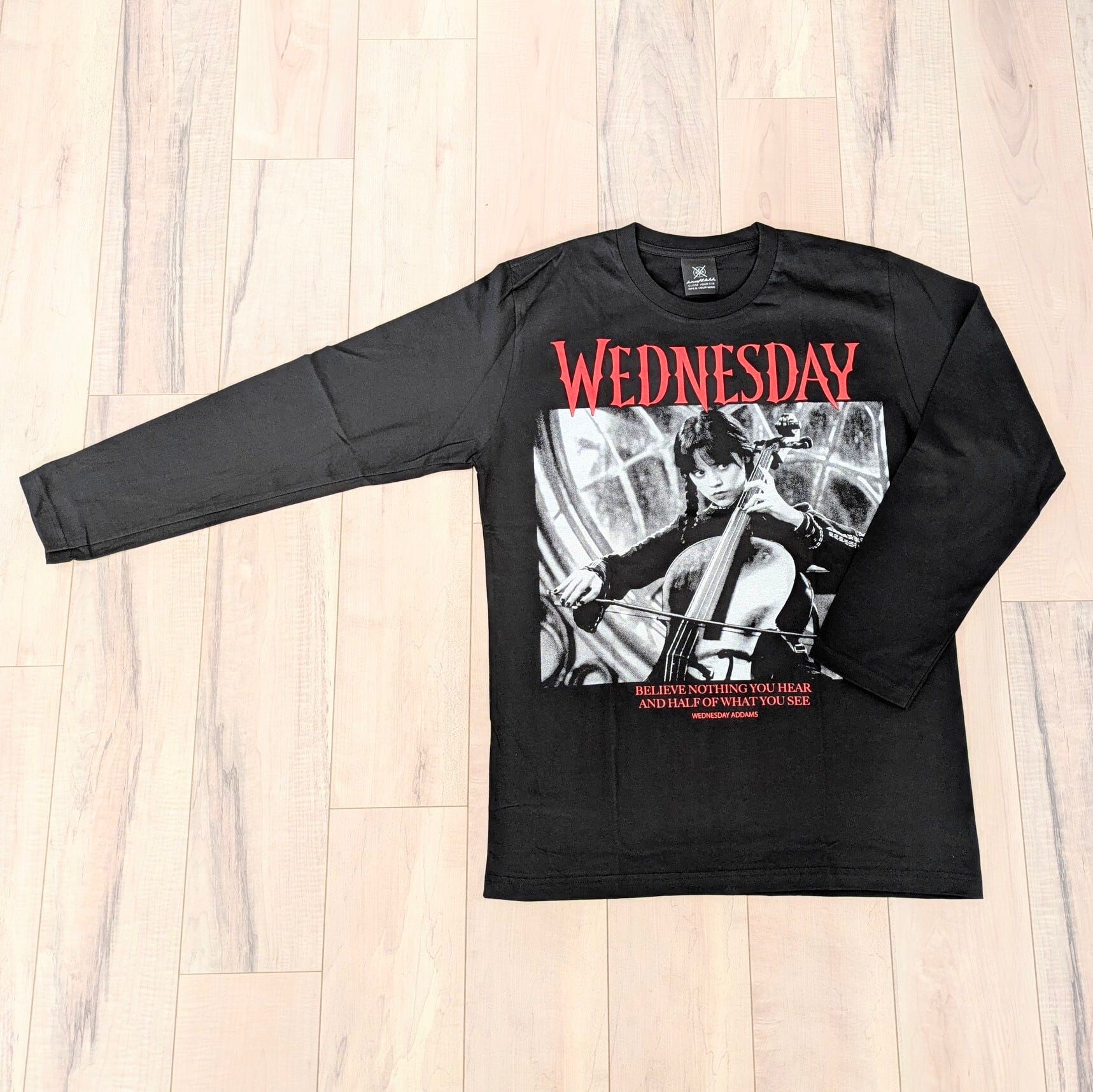 【 Wednesday / ウェンズデー 】チェロ演奏ver. ロングTシャツ / ADAMSFAMILY / ジェナ・オルテガ 〚アメリカン雑貨 アメトイ〛