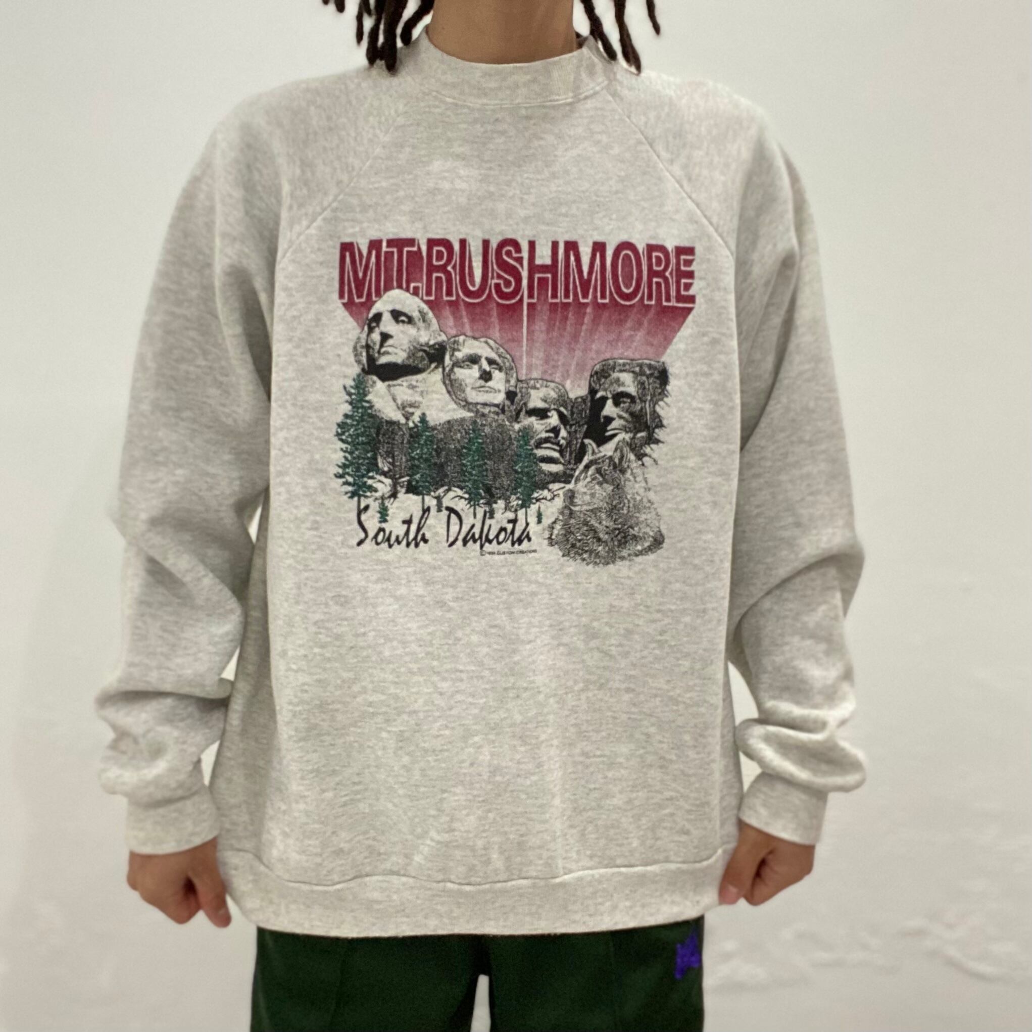 MT RUSHMORE PRINT SWEAT SHIRT