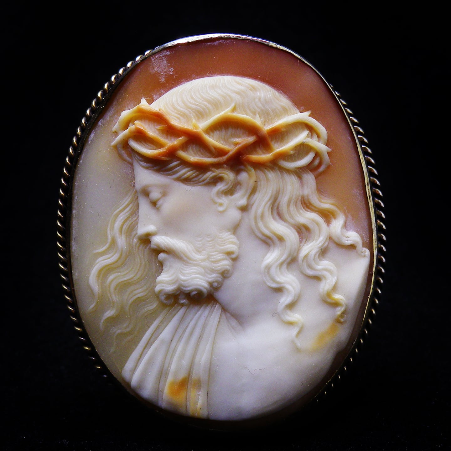 アンティーク(推定19世紀中期)三層彫り名作 "イエス・キリスト"