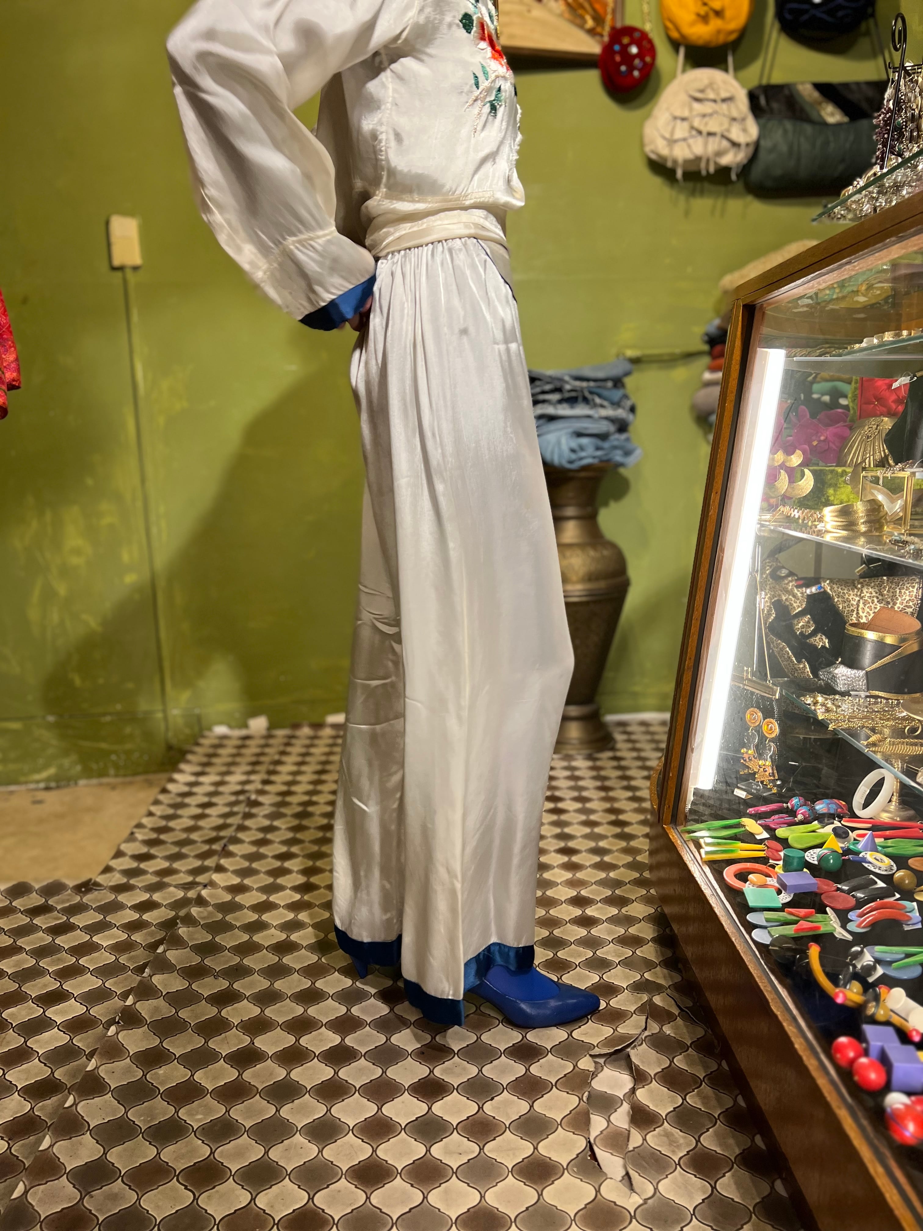 50s -60s chinese white × blue embroidery pants suits 