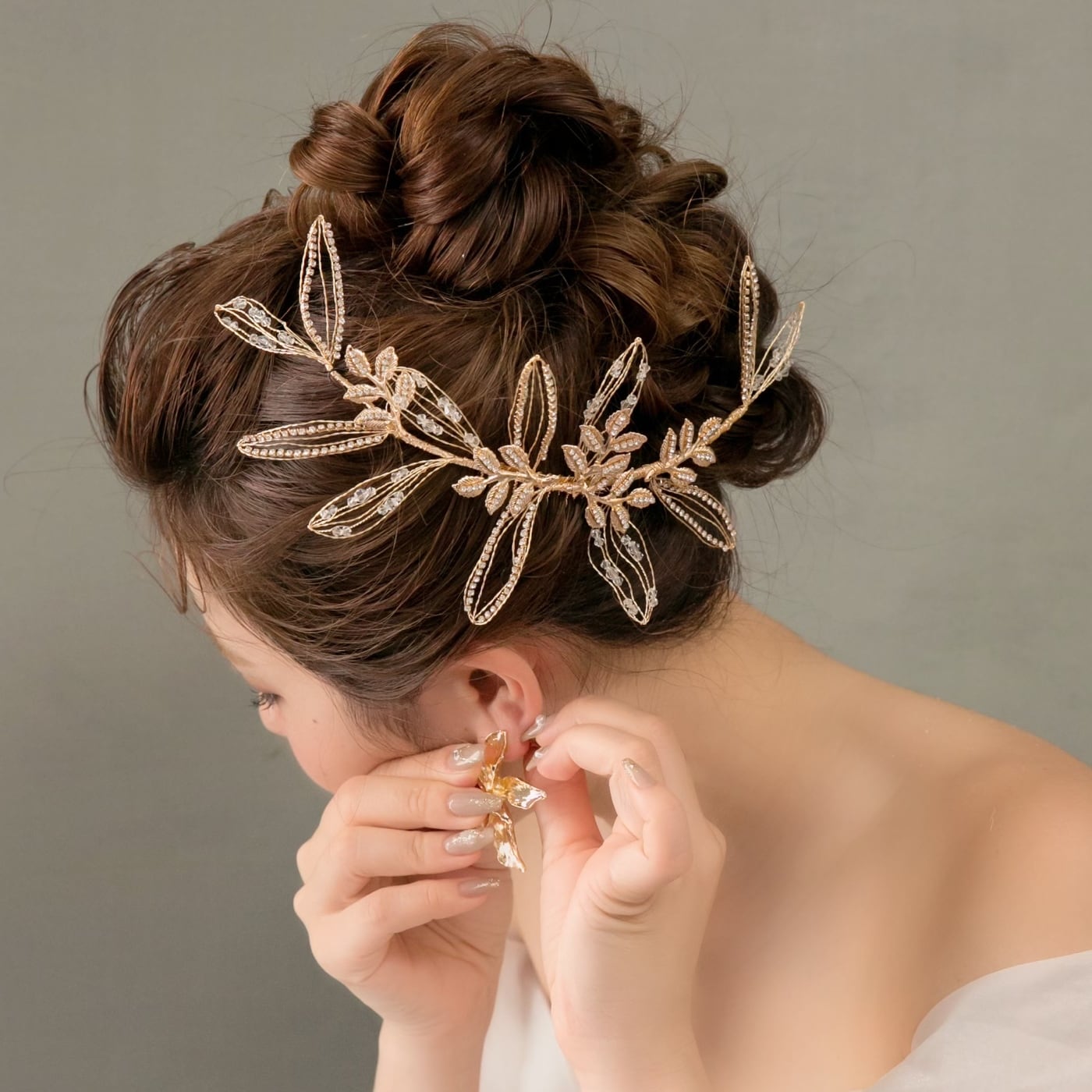 H-074 ウェディング アクセサリー【ゴールドワイヤーリーフクリスタル