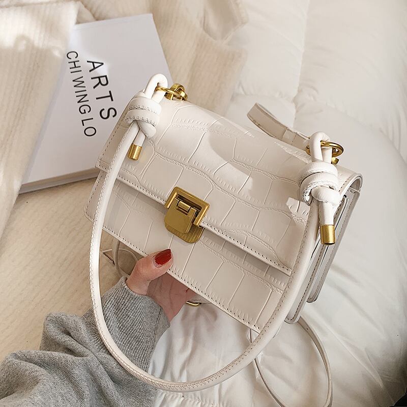 ウィンターレッド 冬物 スクウェア メッセンジャーバッグ 手作りハンドバック4337889105