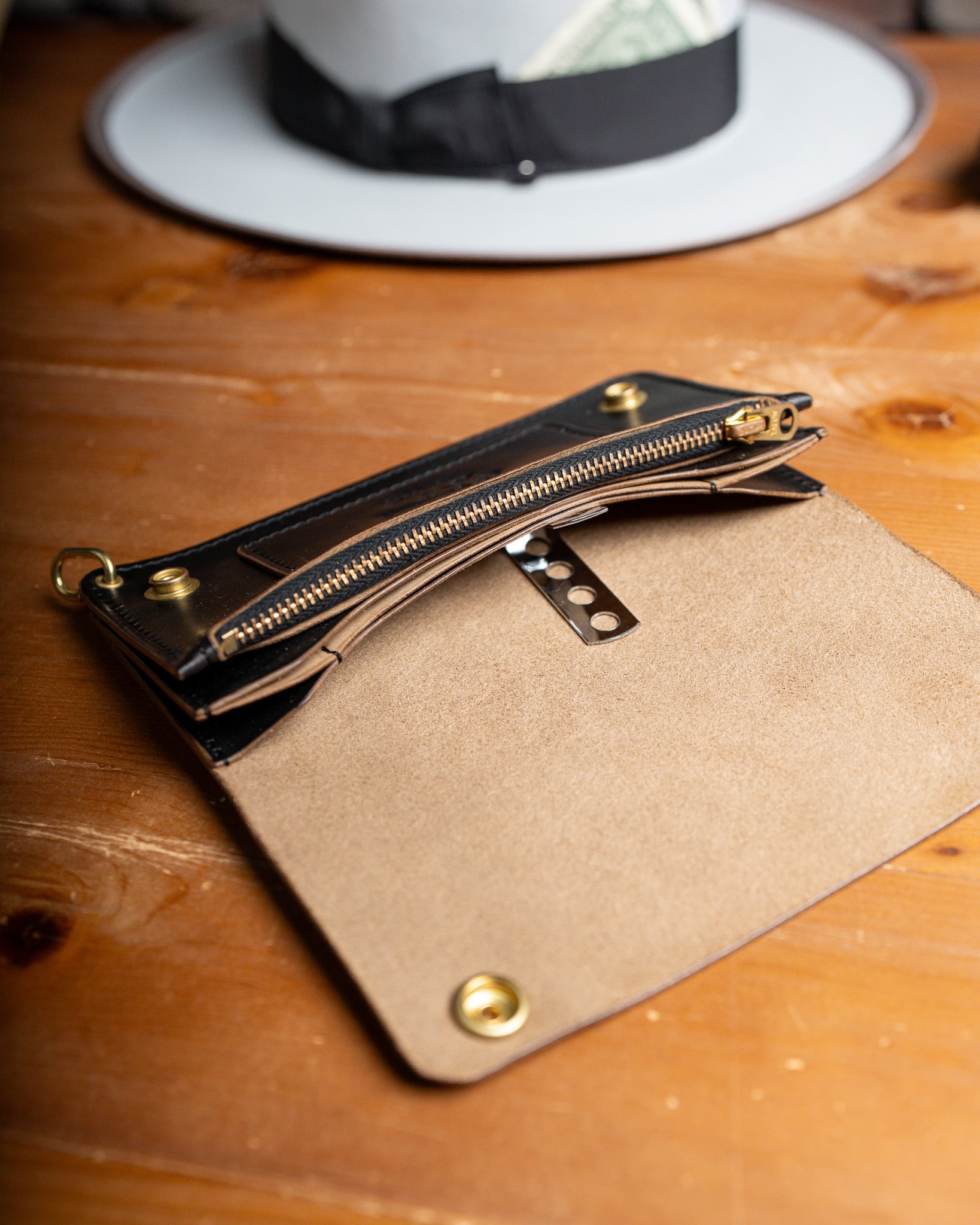 Additive and Line】Tracker Wallet TW-004 Maryam Horse Butt 3層