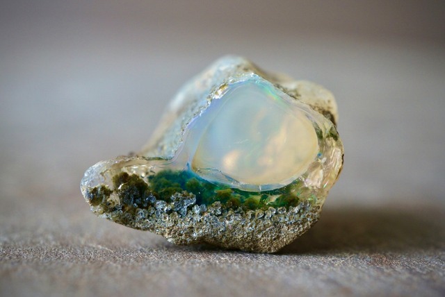 エッグ・イン・オパール Opal Egg 1327