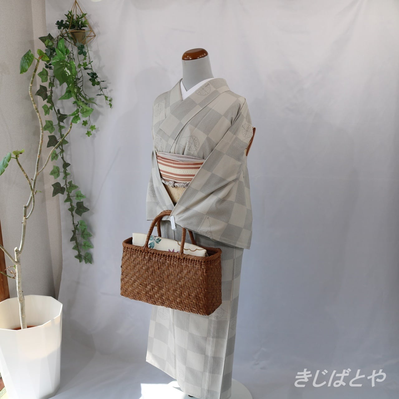 本塩沢 蕎麦切色の市松の単衣 | きじばとや