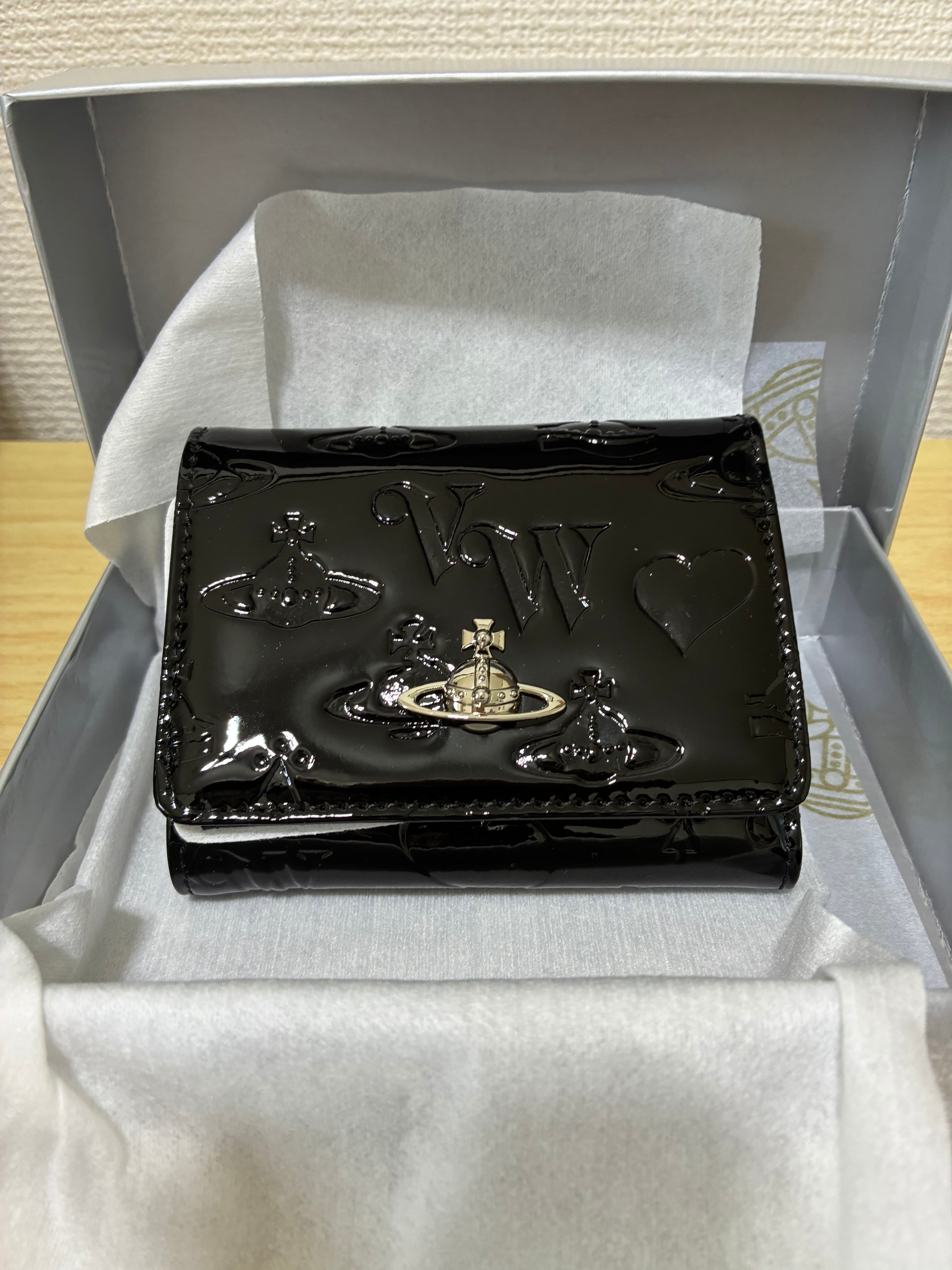 Vivienne Westwood ヴィヴィアンウエストウッド エナメル 三つ折り財布