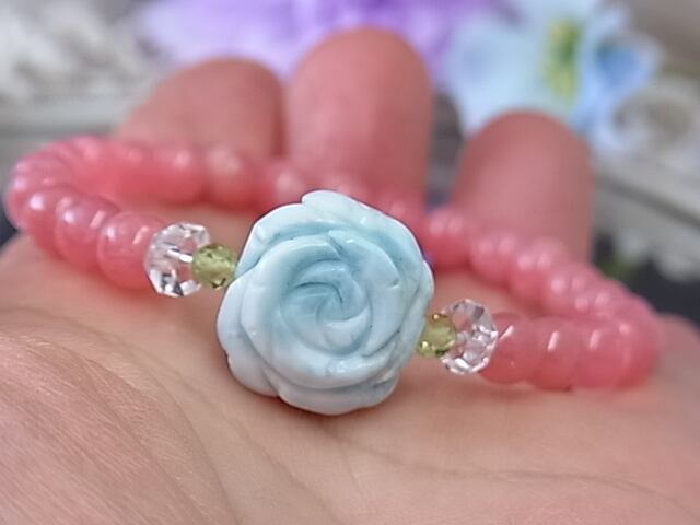 大きな薔薇ラリマー×インカローズ ブーケ風 美しい豪華な 花を咲かせる 
