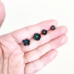 【アウトレット立体レザーフラワー】ピン加工済み小花３点セット(ブラック)8個入