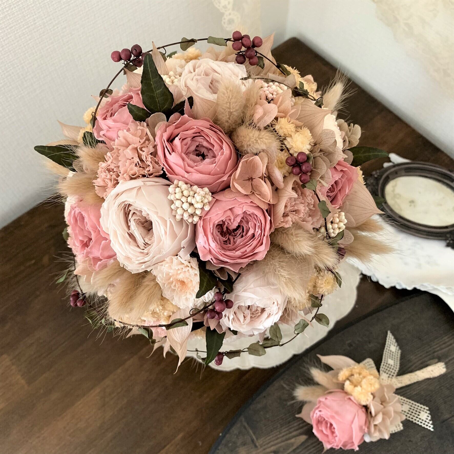 ラウンドブーケ&ブートニア ベージュピンク＆アンティークグリーン