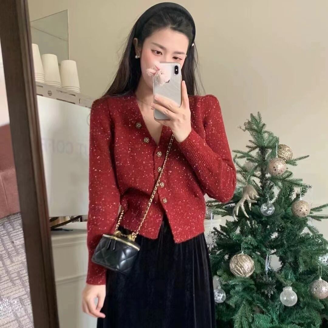 【新作】【送料無料】 フレンチクリスマスレッドレトロセーターカーディガン女性の秋と冬のデザインニッチラウンドネックウエスタンスタイルニットジャケット 0317469886022