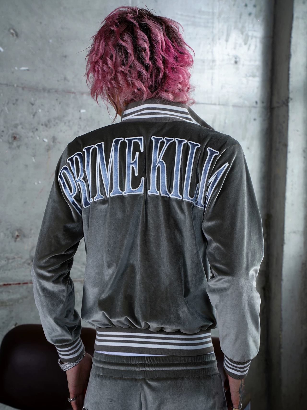 2COLOR/TGFCLUB back logo velor track jacket - 2