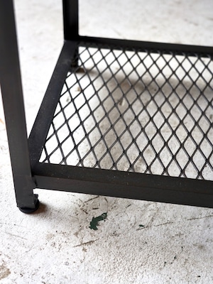 IRON MESH BENCH