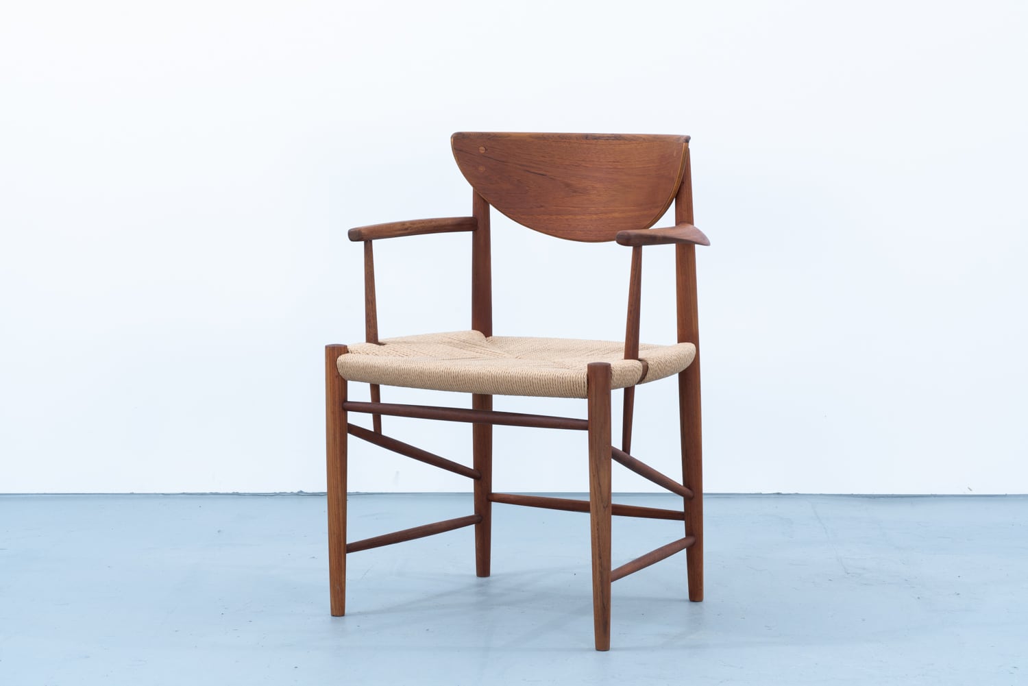 Peter Hvidt & Orla Molgaard Nielsen | model.316 arm chair | kaikki