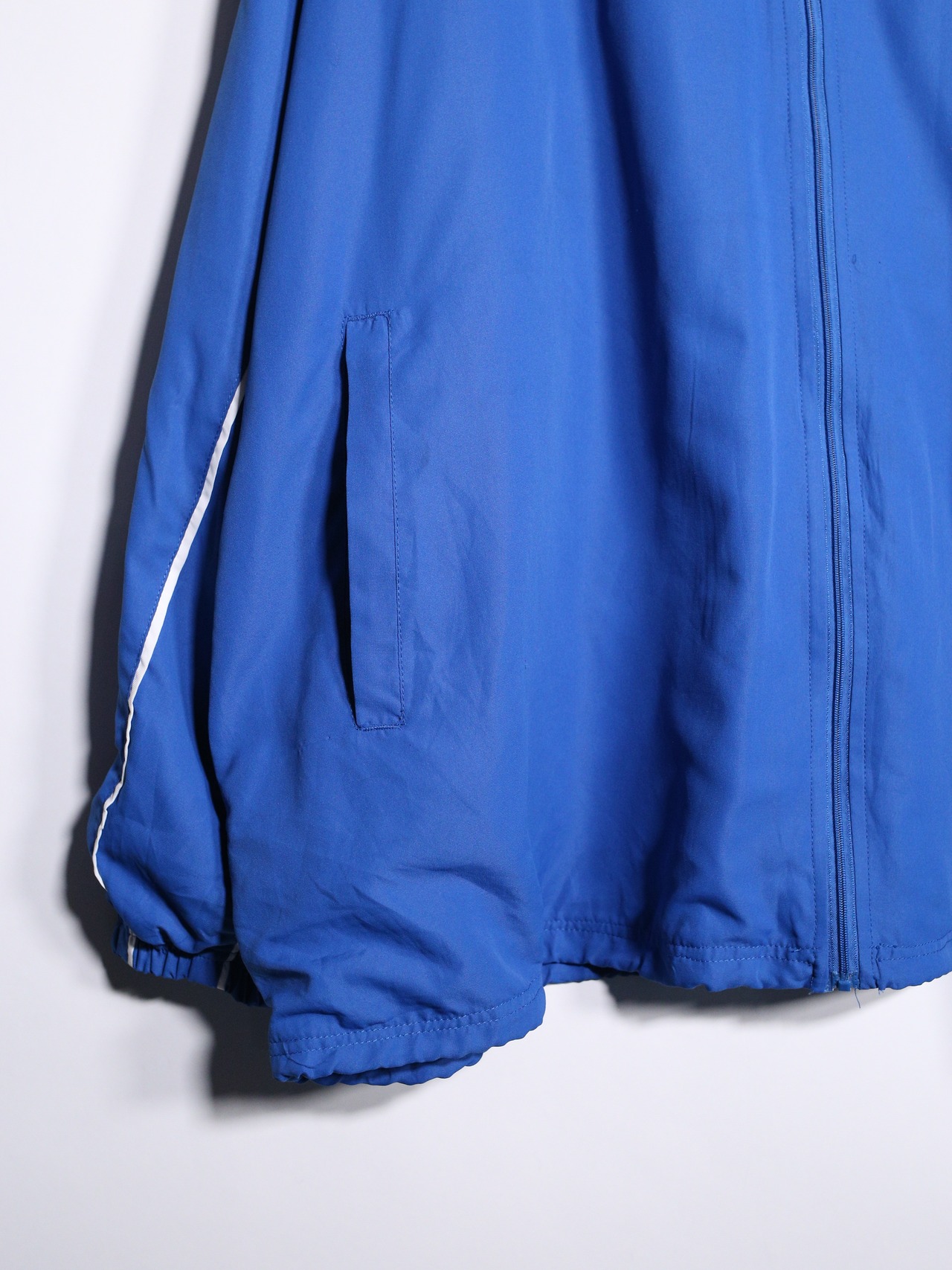 “KING SIZE” piping line design over silhouette track jacket - 9