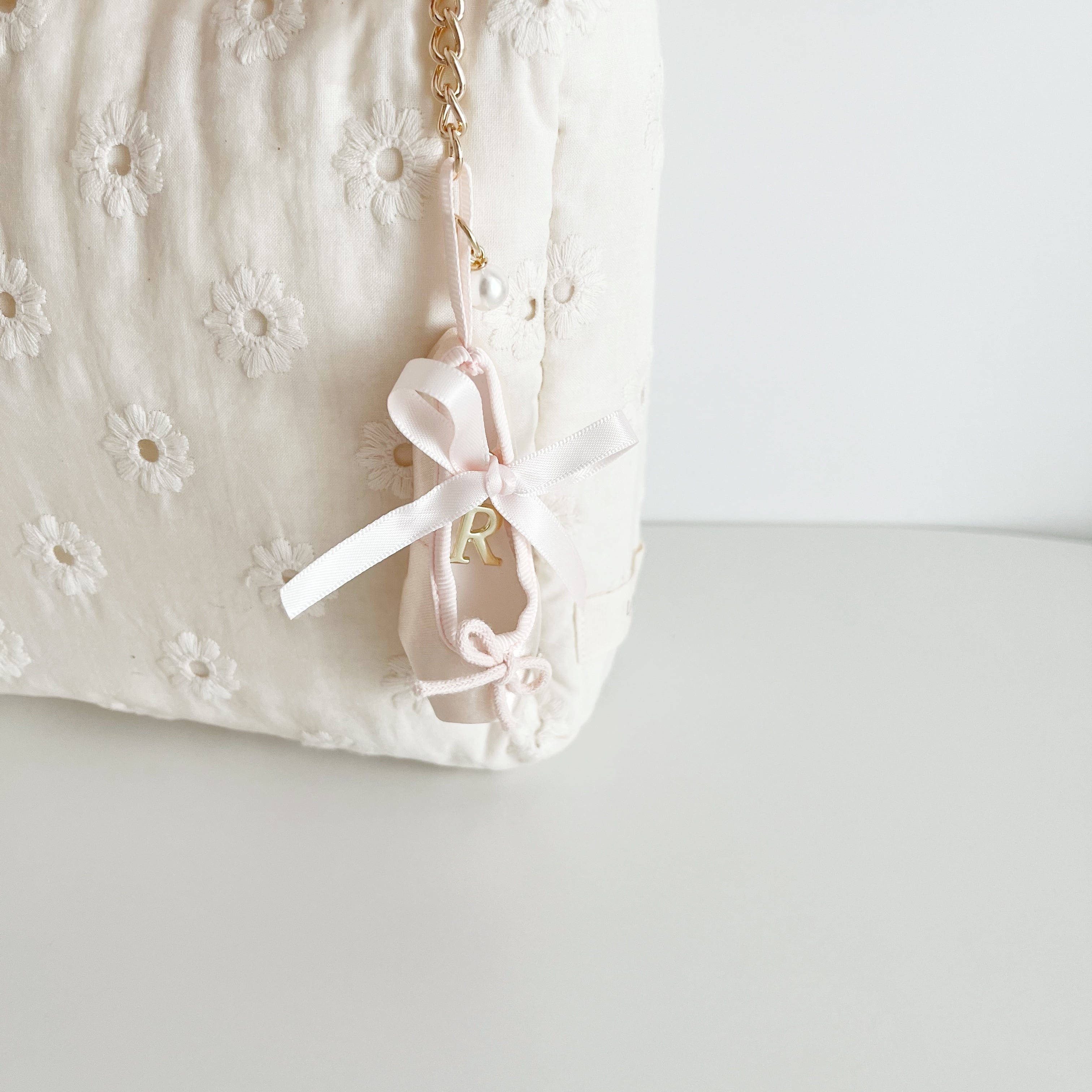 リボンが可愛いデイジーポーチ♡