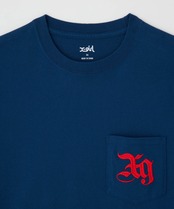 【X-girl】EMBLEM EMBROIDERY POCKET S/S TEE【エックスガール】