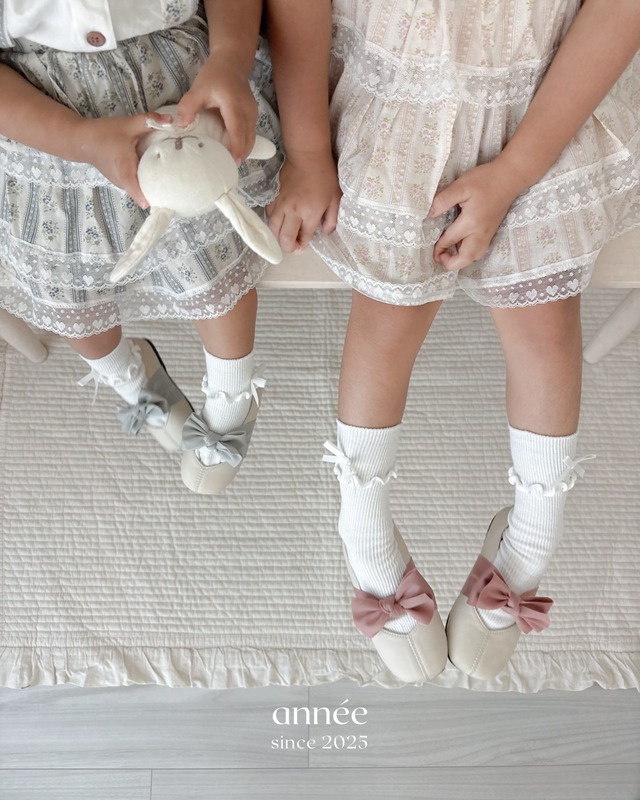 Meringue   |  Lace Socks