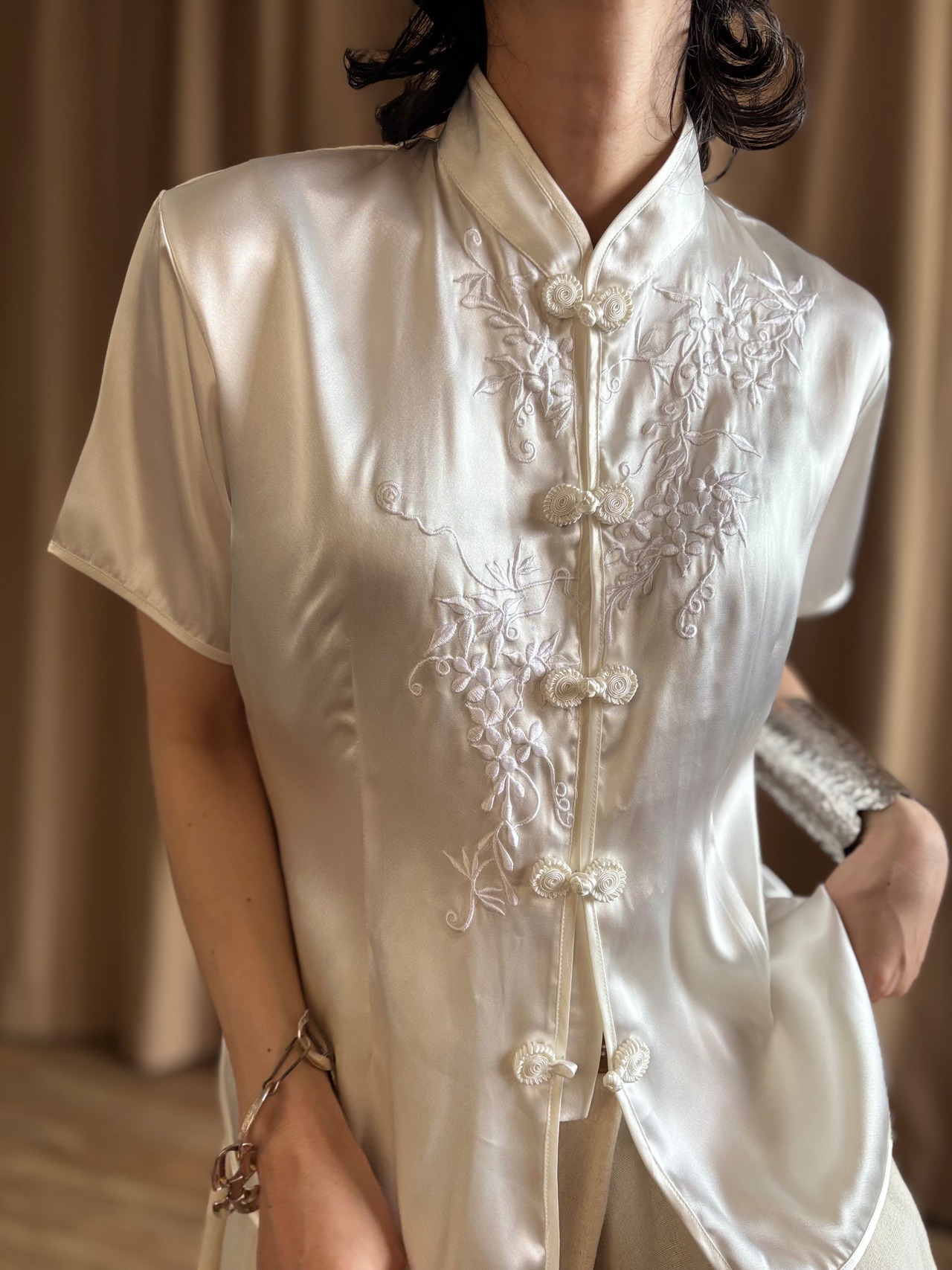 embroidered white satin shirt-5155-8